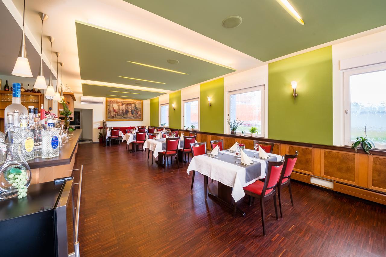 Hotel Restaurant Vater Rhein Woerth am Rhein Ngoại thất bức ảnh