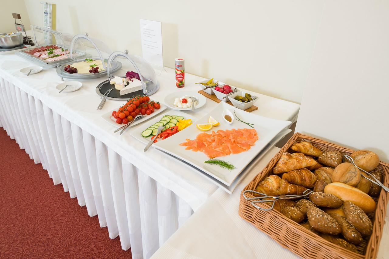 Hotel Restaurant Vater Rhein Woerth am Rhein Ngoại thất bức ảnh