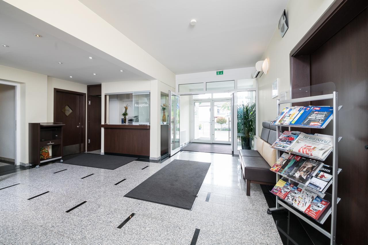 Hotel Restaurant Vater Rhein Woerth am Rhein Ngoại thất bức ảnh