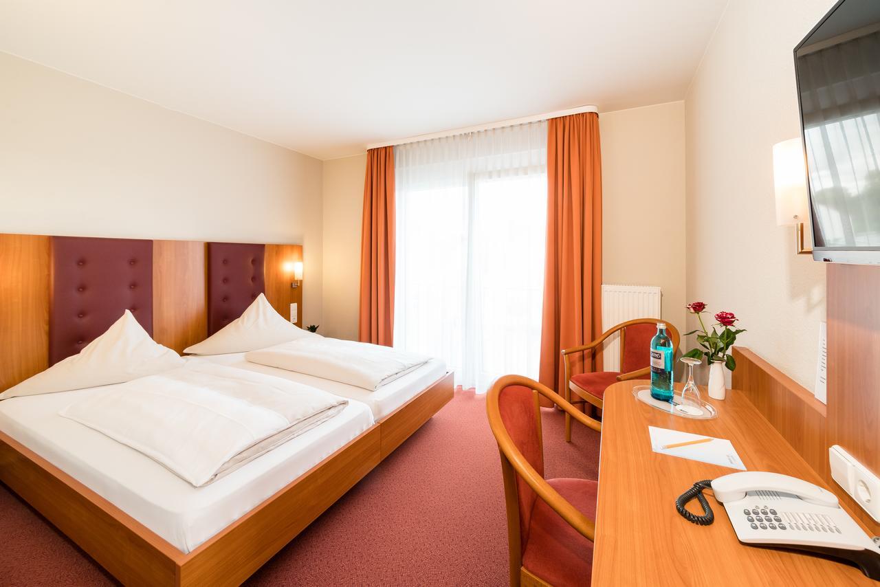 Hotel Restaurant Vater Rhein Woerth am Rhein Ngoại thất bức ảnh