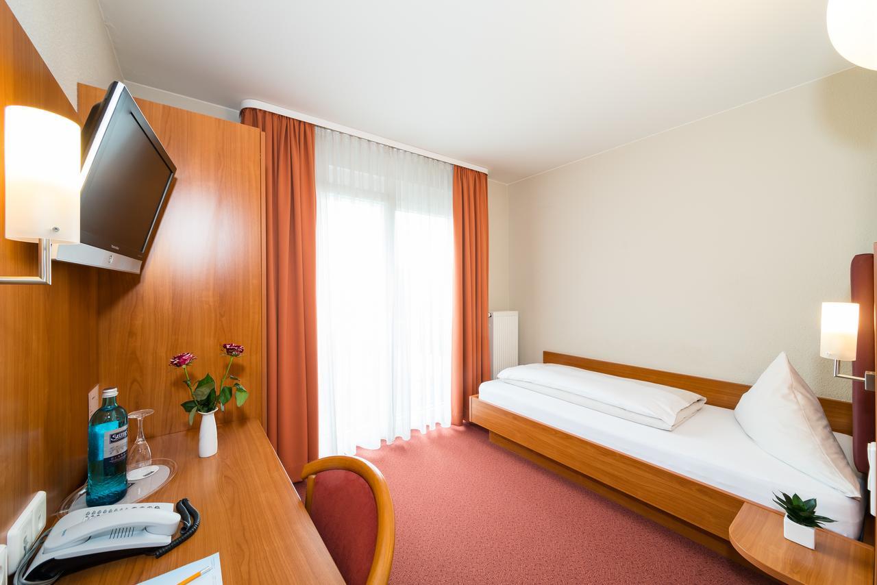 Hotel Restaurant Vater Rhein Woerth am Rhein Ngoại thất bức ảnh